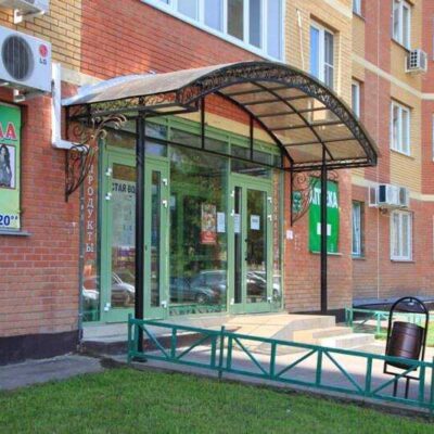 Кованый козырек над магазином №36 Кованый козырек над магазином №36